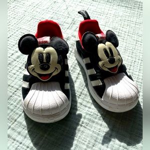 Adidas, Mickey Mouse sneakers. Unisex. Boy/girl